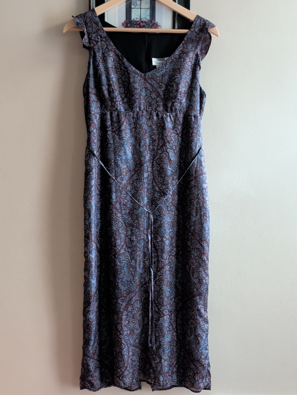 Tessuto Sleeveless V-Neck Paisley Silk Maxi Dress in Dark Blue & Purple